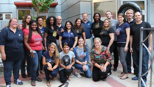 NFL-Staff-Volunteer-at-Lily-House-2015